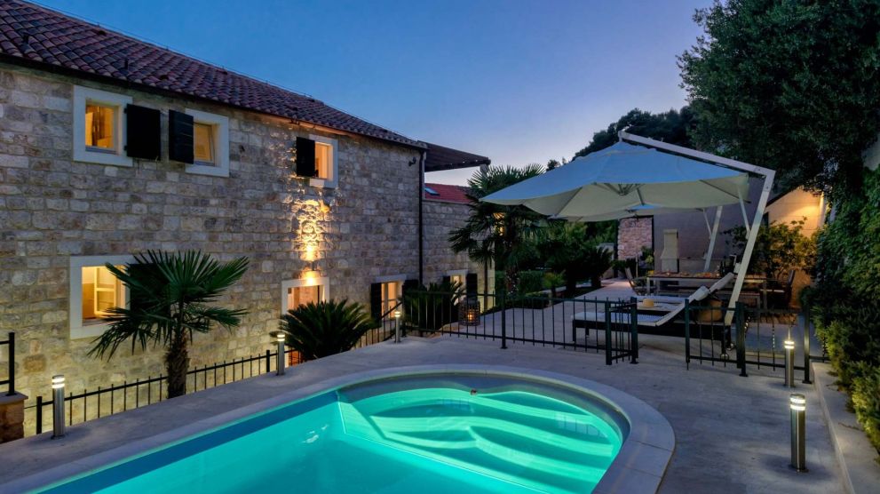 Villas Hvar Hero Image